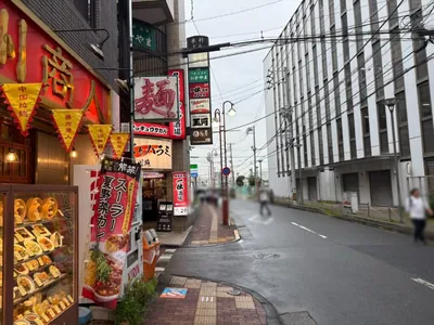 ラフレシアへの道順 4／7：二つ目の路地を左折します。
