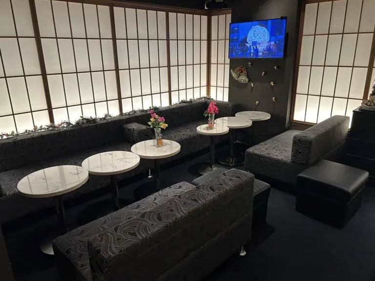 華れ （ハナレ）の店内