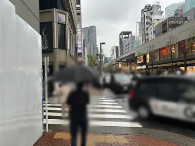 バンブーへの道順 6／10：一つ目の路地を超えて直進します。