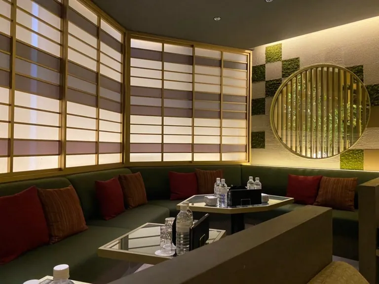 ガーデンの店内