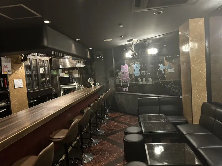 ユラリの店内