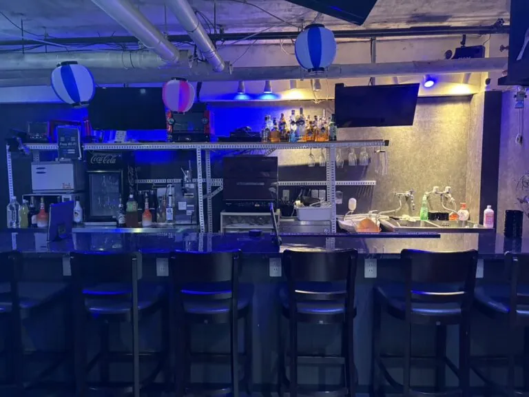 新宿三丁目 アステールの店内
