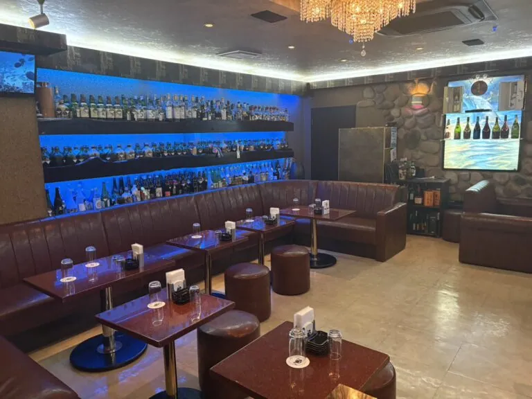 帝 （ミカド）の店内