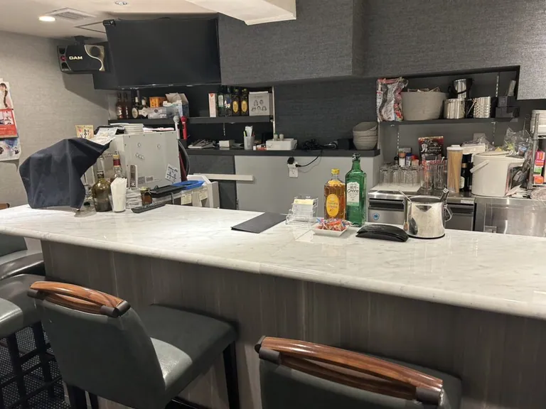 ヒルコレスナックの店内