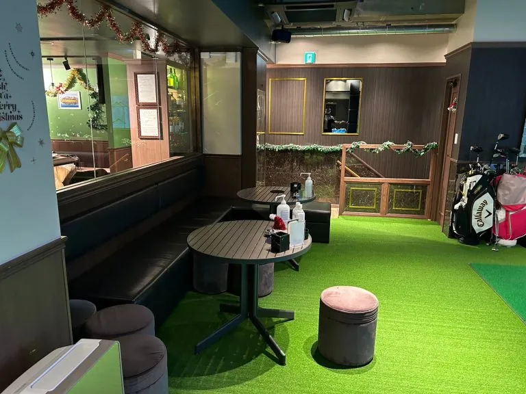 104GA （イチマルヨンジーエー）の店内