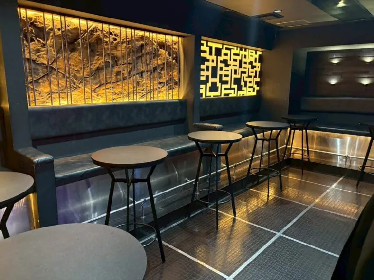 シギラの店内