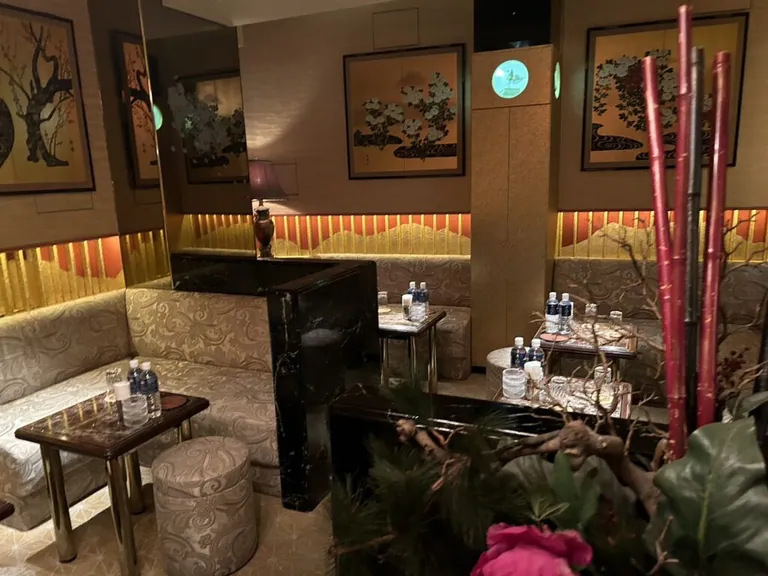 金銀彩 （キンギンサイ）の店内