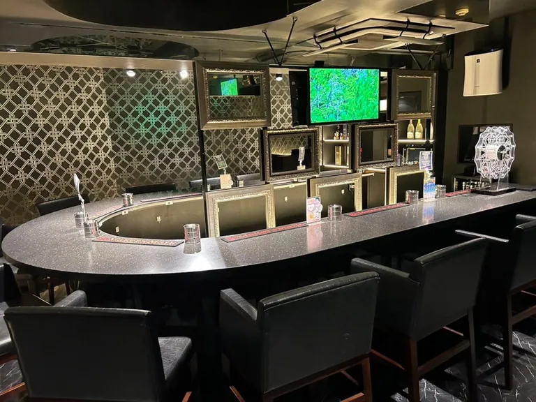レグロ (GIRL’S BAR・LOUNGE REGRO)の店内