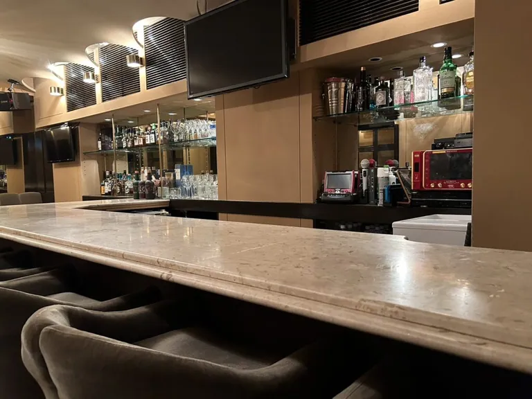アナザームーンの店内