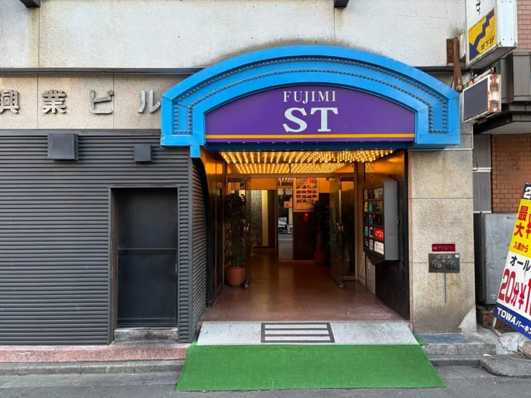 スザクの店内