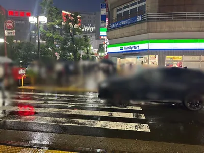 大森　らぐーん （ラグーン）への道順 2／4：駅を背にして正面の横断歩道を渡ります。