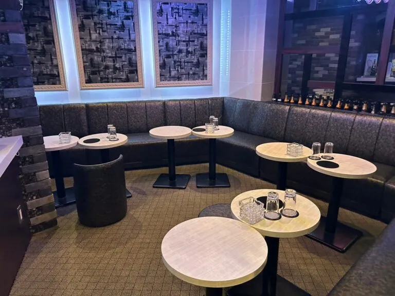 モーストの店内