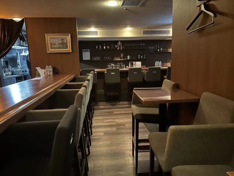 ダイニングバーJの店内