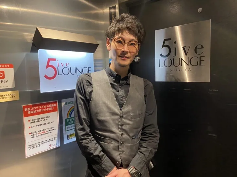 ファイブラウンジの店内