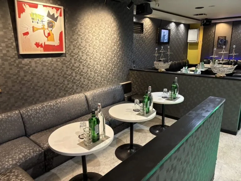バスキアの店内