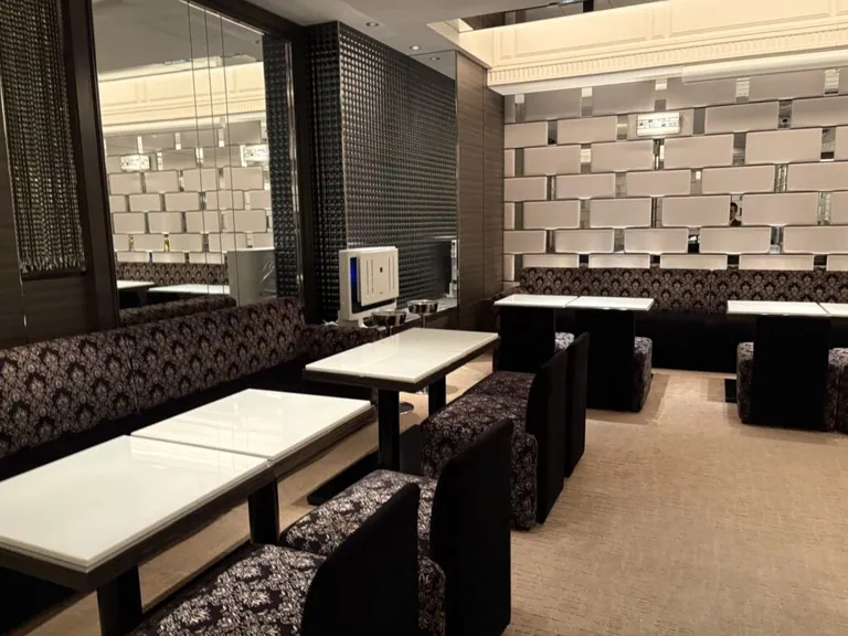 パピヨンの店内