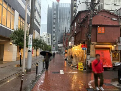 グレーシーへの道順 10／11：三つ目の右手路地を越えて直進します。