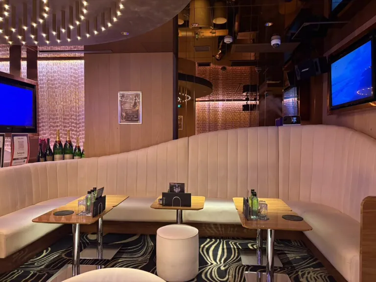 プランビーの店内