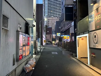 ララァへの道順 7／8：直進します。