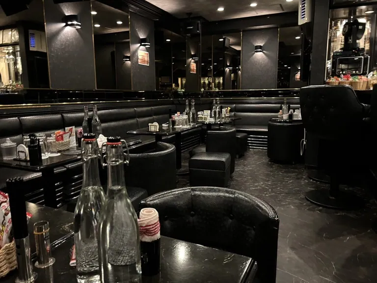 エイムの店内
