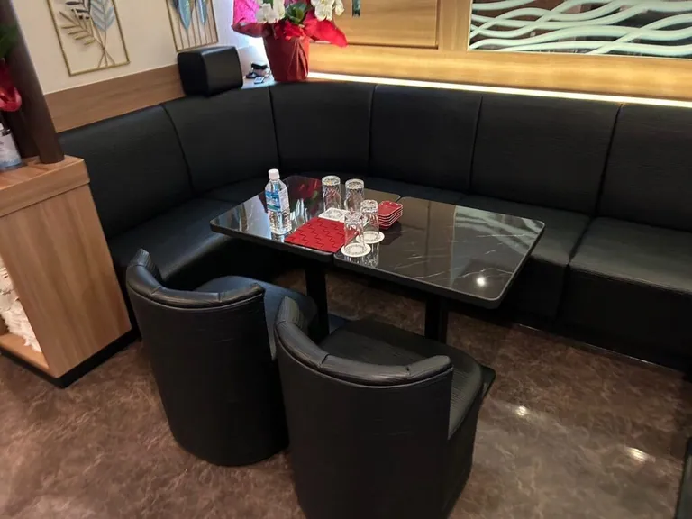 ダコールメイ （D’ACCORD May）の店内