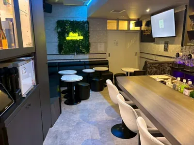 リビアンの店内