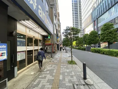 秋葉原　55フィフティーファイブへの道順 8／10：左折をして直進すると左手にanimate(アニメイト)が出てくるので更に直進します。