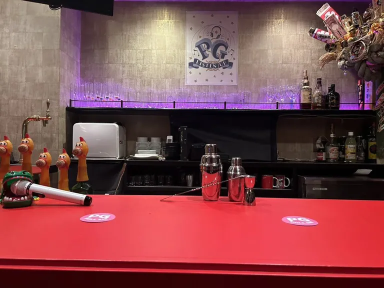 バズール （Girl’s bar lounge BZUL）の店内