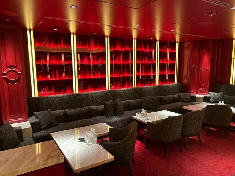 DIX （ディーアイエックス）の店内