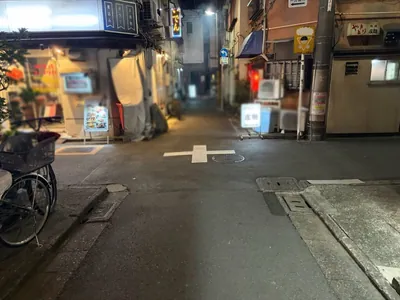 ビーチへの道順 7／8：一つ目の十字路を左折します。