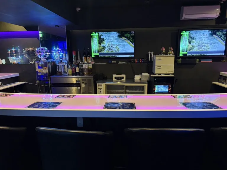 松戸　ルナの店内