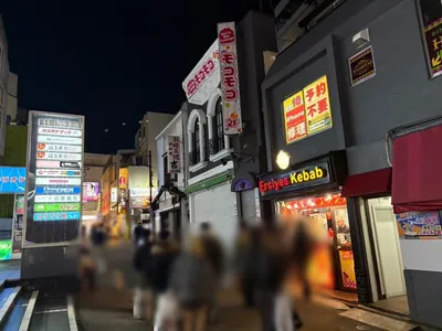 モコモコ （もこもこ）への道順 8／8：左折して少し進むと右手に町田モコモコの入る「第3昌興ビル」があります。