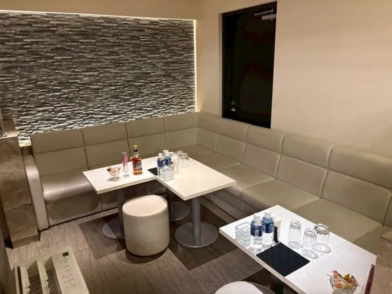 フクロウ （CLUB　梟）の店内