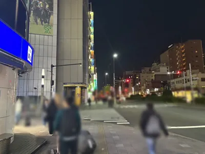カポネへの道順 5／9：左手一つ目の路地を左折します。