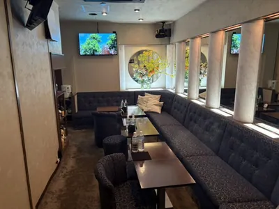 ピアスの店内