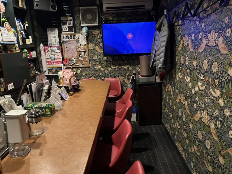 ワイズワイスの店内