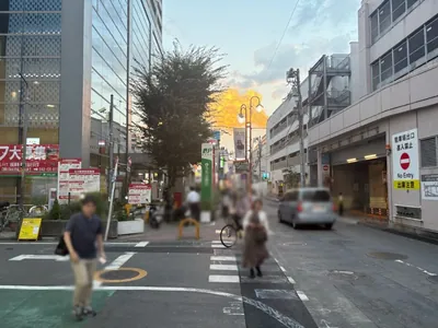 ルージュノワールへの道順 4／8：一つ目の路地を越えて直進します。