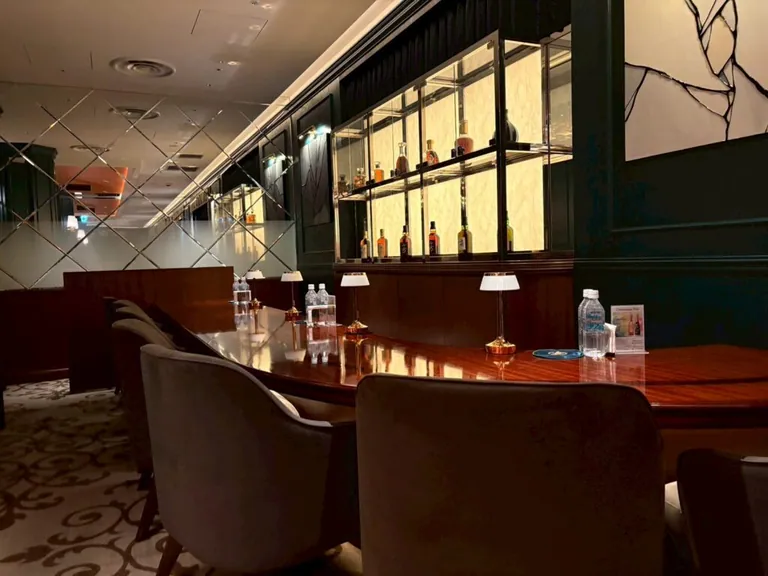 ピロポの店内