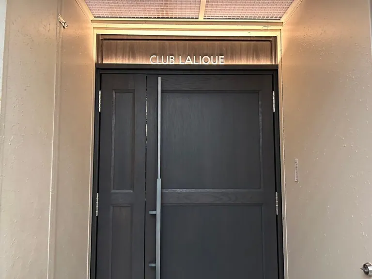ラリックの店内