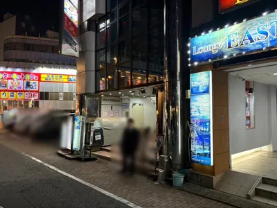 バスキアへの道順 10／10：少し進むと右手に千葉バスキアの入る「カネナカ第3ビル」があります。