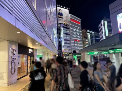 バズール （Girl’s bar lounge BZUL）への道順 2／8：駅を背にして左に進みます。