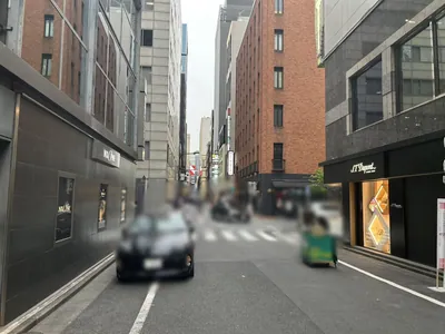 ジュジュへの道順 9／10：二つ目の十字路も超えて直進します。