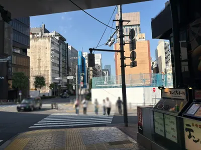 瑞木 （みずき）への道順 4／9：二つ目の横断歩道を渡って右折します。