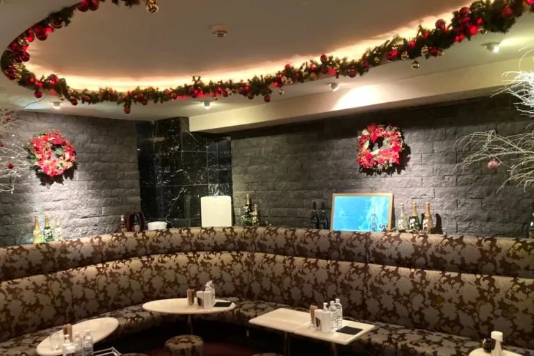 ナナの店内
