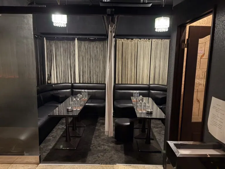ナインの店内