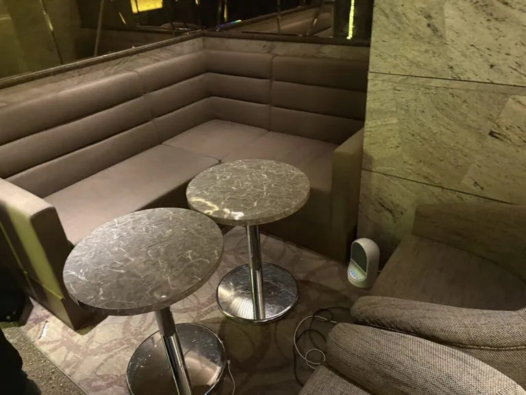アイリスの店内