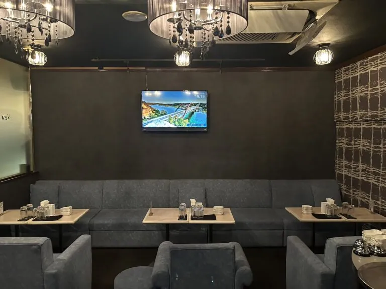 ワイの店内