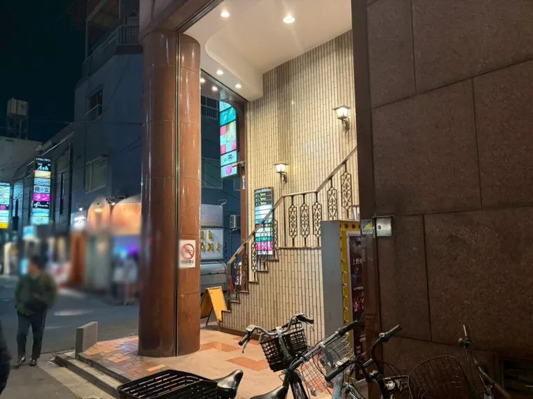 エムズ （SNACK M’s）の店内