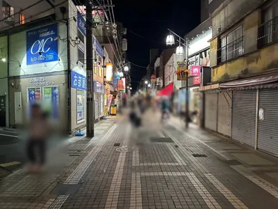 小岩　インフィニティへの道順 6／10：左手の二つ目の路地も越えます。