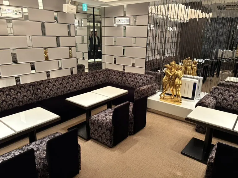 パピヨンの店内